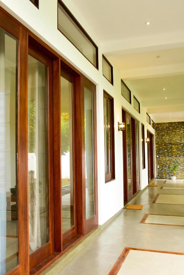 Hiru Lagoon Negombo Bagian luar foto