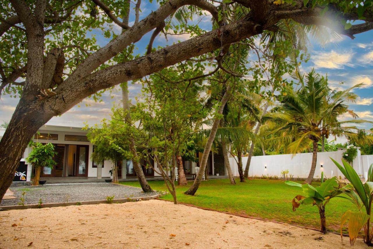 Hiru Lagoon Negombo Bagian luar foto